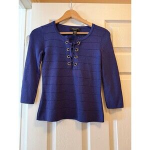Cable & Guatemala woman’s P blue top